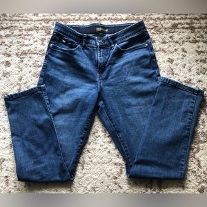 Petite Lee Flex Motion Straight-Leg Jeans